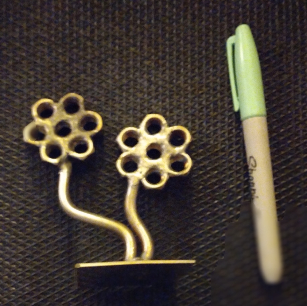 Flower sculpture